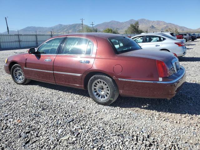 Photo 1 VIN: 1LNHM83W2YY796796 - LINCOLN TOWN CAR C 