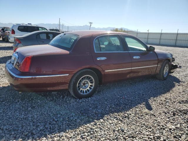 Photo 2 VIN: 1LNHM83W2YY796796 - LINCOLN TOWN CAR C 