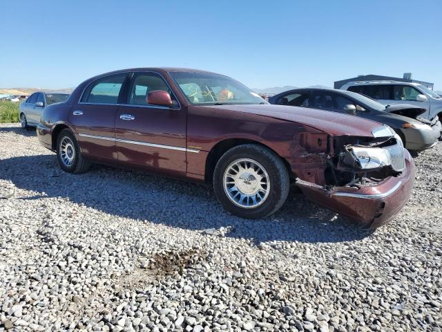 Photo 3 VIN: 1LNHM83W2YY796796 - LINCOLN TOWN CAR C 