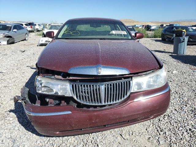 Photo 4 VIN: 1LNHM83W2YY796796 - LINCOLN TOWN CAR C 