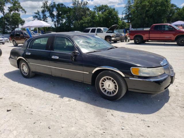 Photo 3 VIN: 1LNHM83W2YY865535 - LINCOLN TOWNCAR 