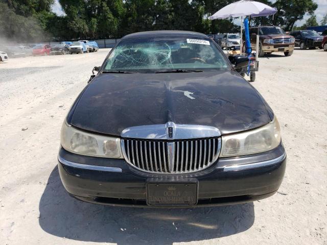 Photo 4 VIN: 1LNHM83W2YY865535 - LINCOLN TOWNCAR 