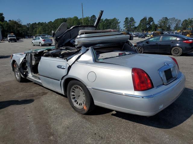 Photo 1 VIN: 1LNHM83W2YY933901 - LINCOLN TOWNCAR 