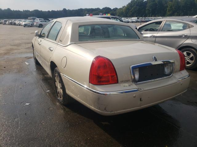 Photo 2 VIN: 1LNHM83W33Y615570 - LINCOLN TOWN CAR C 