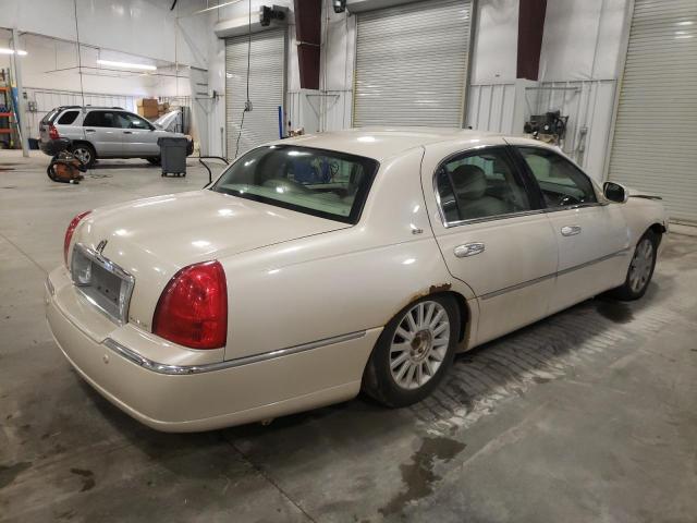 Photo 2 VIN: 1LNHM83W33Y697963 - LINCOLN TOWNCAR 