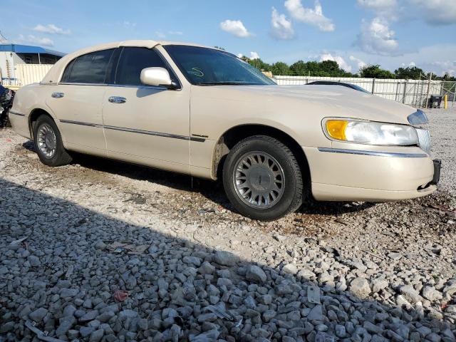 Photo 3 VIN: 1LNHM83W41Y657937 - LINCOLN TOWNCAR 