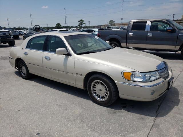 Photo 3 VIN: 1LNHM83W42Y609937 - LINCOLN TOWN CAR C 