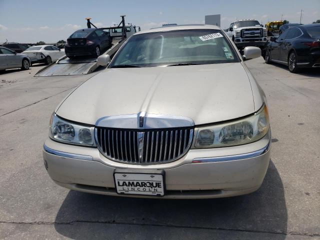 Photo 4 VIN: 1LNHM83W42Y609937 - LINCOLN TOWN CAR C 