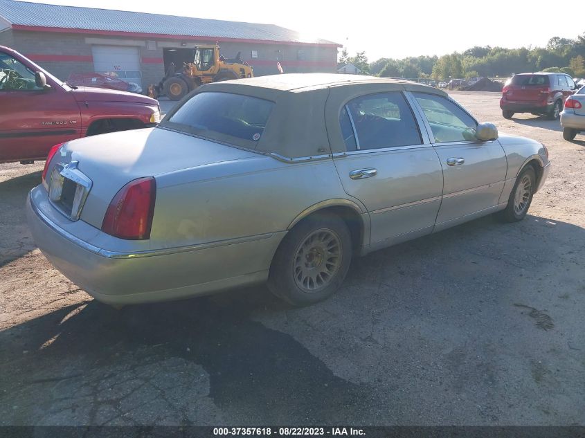 Photo 3 VIN: 1LNHM83W42Y644008 - LINCOLN TOWN CAR 