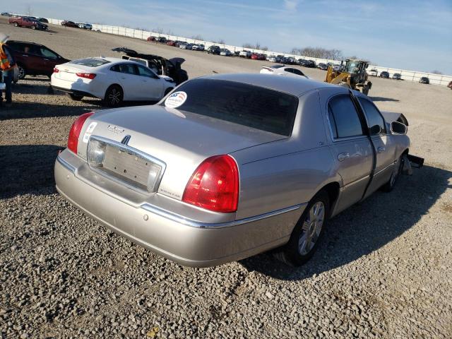 Photo 3 VIN: 1LNHM83W43Y622298 - LINCOLN TOWN CAR C 