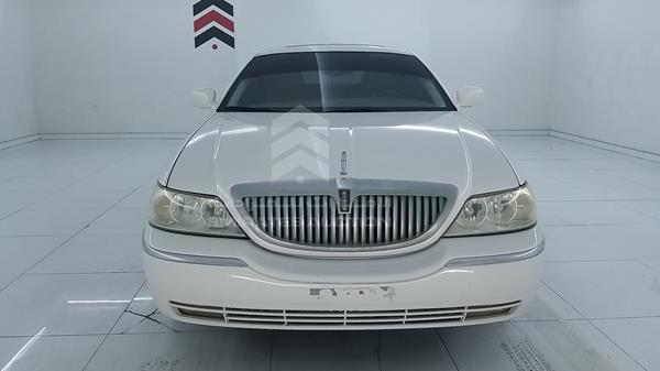 Photo 0 VIN: 1LNHM83W43Y634015 - LINCOLN TOWN 