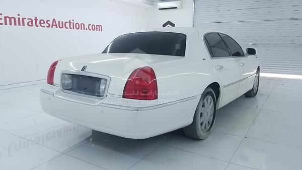 Photo 7 VIN: 1LNHM83W43Y634015 - LINCOLN TOWN 