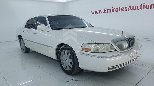 Photo 8 VIN: 1LNHM83W43Y634015 - LINCOLN TOWN 