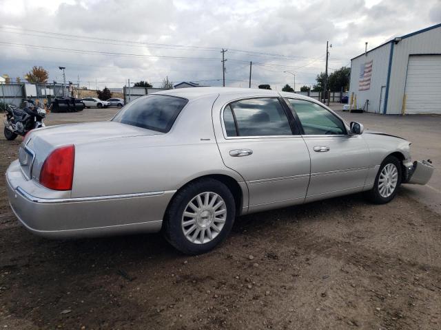 Photo 2 VIN: 1LNHM83W44Y607267 - LINCOLN TOWN CAR U 