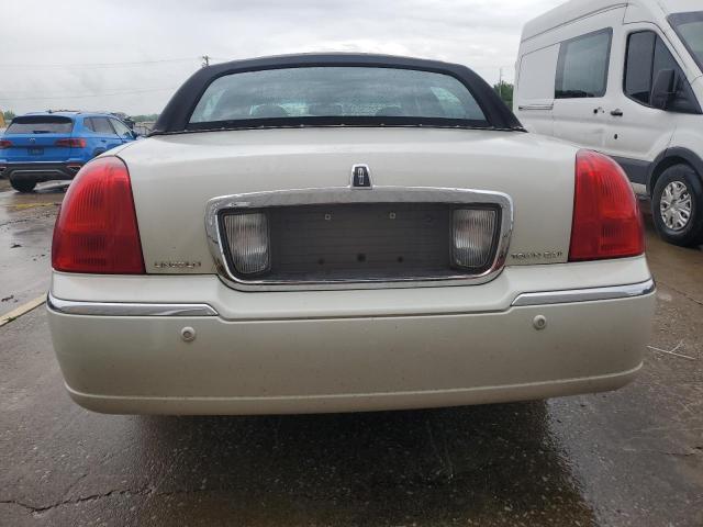 Photo 5 VIN: 1LNHM83W44Y634596 - LINCOLN TOWNCAR 