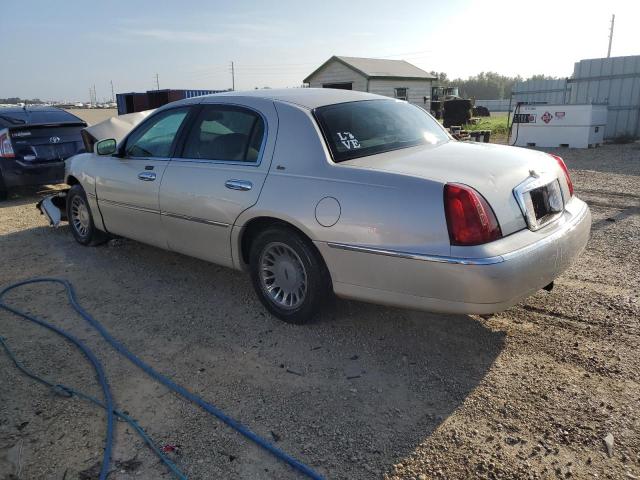 Photo 1 VIN: 1LNHM83W4YY941997 - LINCOLN TOWN CAR C 