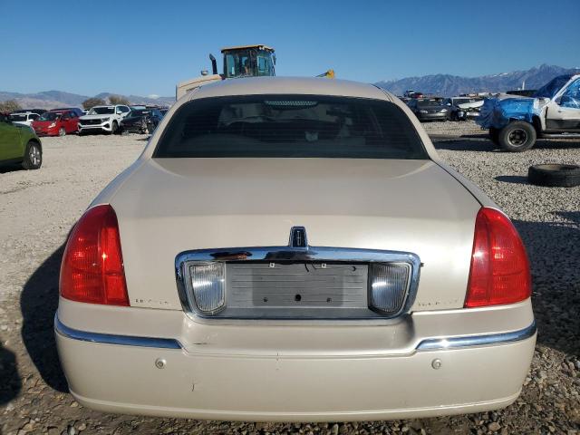 Photo 5 VIN: 1LNHM83W53Y683451 - LINCOLN TOWN CAR C 