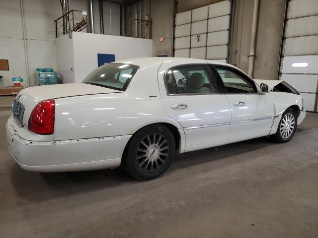 Photo 2 VIN: 1LNHM83W54Y659202 - LINCOLN TOWN CAR U 