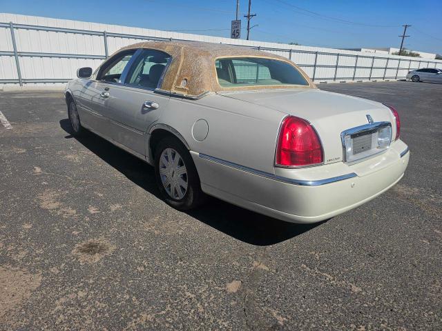 Photo 2 VIN: 1LNHM83W54Y682611 - LINCOLN TOWNCAR 