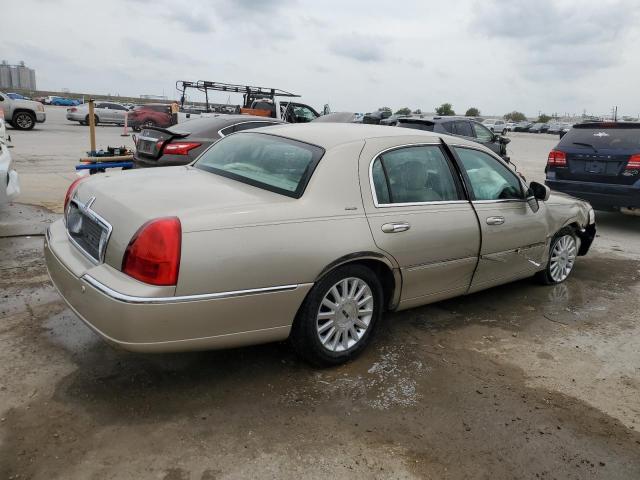 Photo 2 VIN: 1LNHM83W54Y684682 - LINCOLN TOWNCAR 