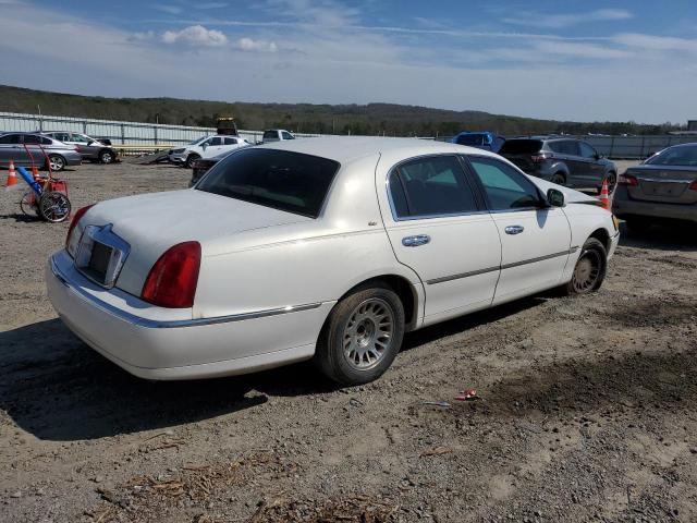 Photo 2 VIN: 1LNHM83W61Y625877 - LINCOLN TOWNCAR 