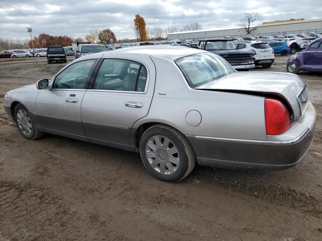 Photo 1 VIN: 1LNHM83W64Y677739 - LINCOLN TOWNCAR 