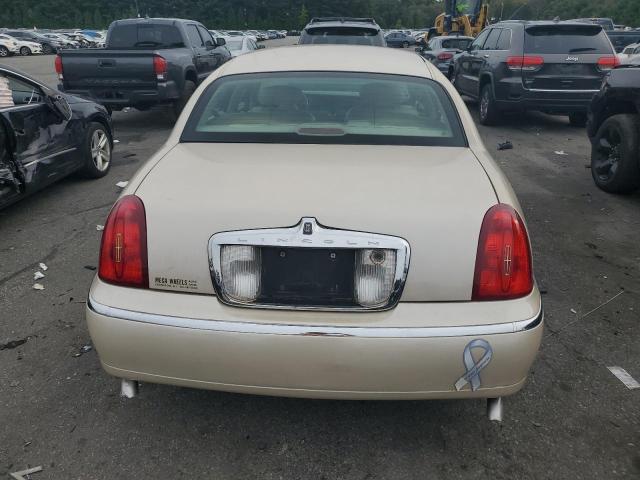 Photo 5 VIN: 1LNHM83W6YY914381 - LINCOLN TOWN CAR C 