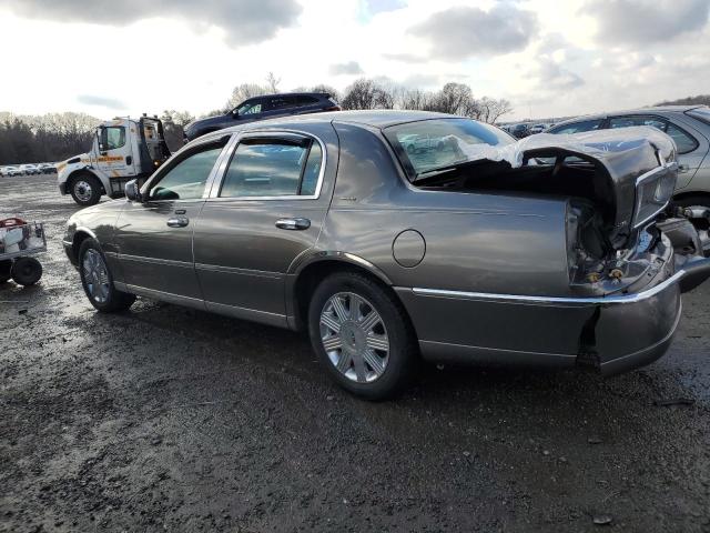 Photo 1 VIN: 1LNHM83W74Y673652 - LINCOLN TOWN CAR U 