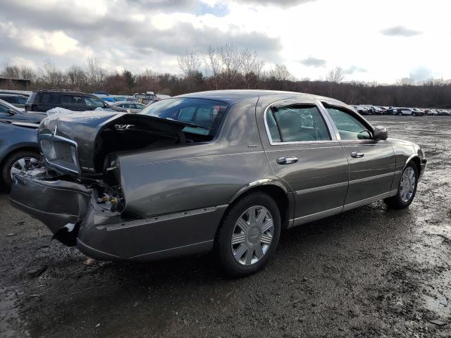 Photo 2 VIN: 1LNHM83W74Y673652 - LINCOLN TOWN CAR U 