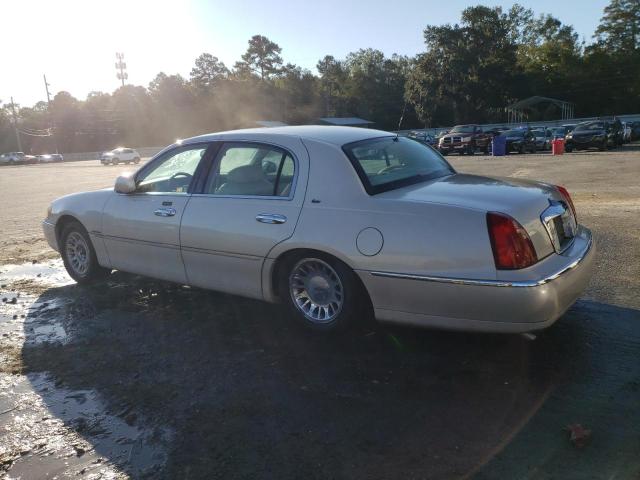 Photo 1 VIN: 1LNHM83W7YY770582 - LINCOLN TOWN CAR C 