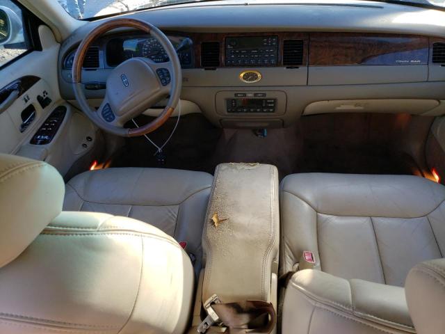 Photo 7 VIN: 1LNHM83W7YY770582 - LINCOLN TOWN CAR C 