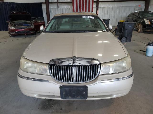 Photo 4 VIN: 1LNHM83W7YY877132 - LINCOLN TOWNCAR 