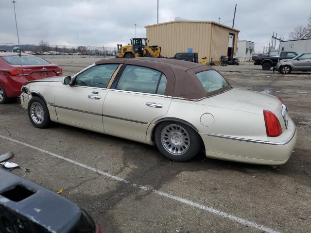 Photo 1 VIN: 1LNHM83W82Y608886 - LINCOLN TOWNCAR 