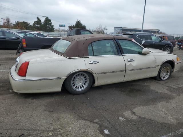 Photo 2 VIN: 1LNHM83W82Y608886 - LINCOLN TOWNCAR 