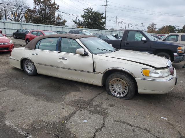 Photo 3 VIN: 1LNHM83W82Y608886 - LINCOLN TOWNCAR 