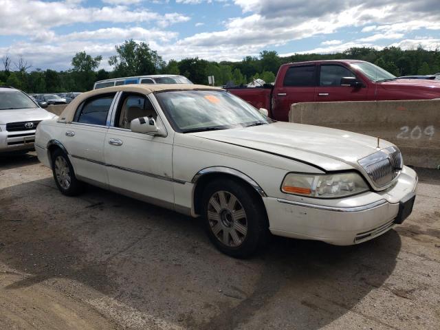 Photo 3 VIN: 1LNHM83W83Y678390 - LINCOLN TOWNCAR 