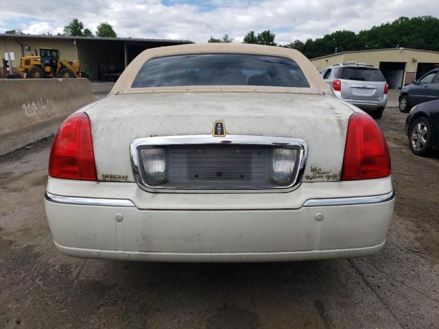 Photo 5 VIN: 1LNHM83W83Y678390 - LINCOLN TOWNCAR 