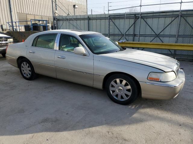 Photo 3 VIN: 1LNHM83W84Y641759 - LINCOLN TOWNCAR 