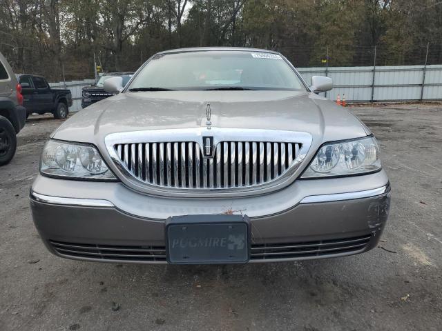 Photo 4 VIN: 1LNHM83W84Y671330 - LINCOLN TOWNCAR 