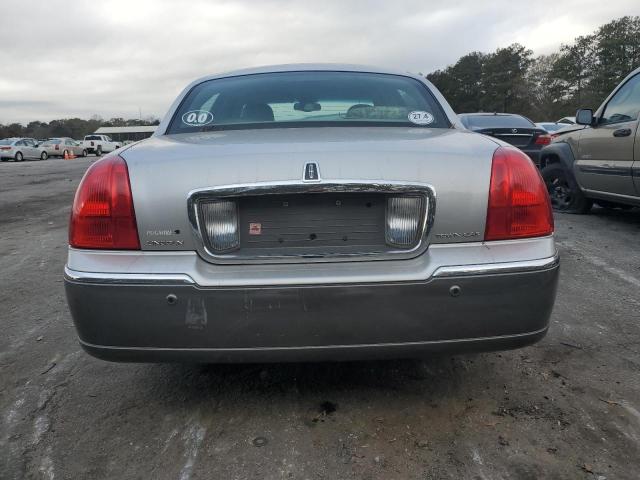 Photo 5 VIN: 1LNHM83W84Y671330 - LINCOLN TOWNCAR 