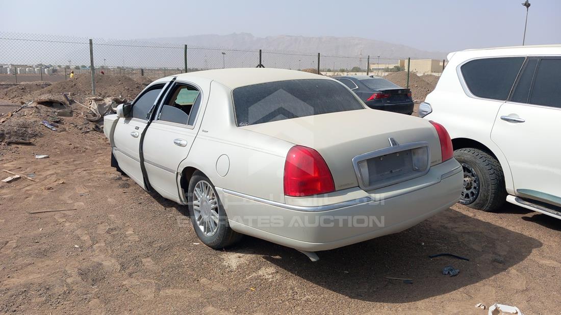 Photo 4 VIN: 1LNHM83W86Y648133 - LINCOLN TOWN 