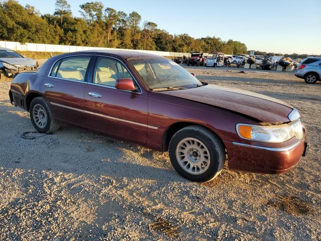 Photo 3 VIN: 1LNHM83W8YY813780 - LINCOLN TOWNCAR 