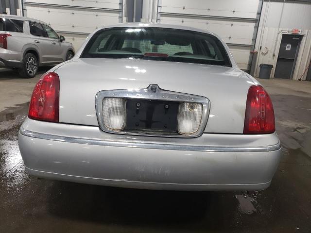 Photo 5 VIN: 1LNHM83W91Y632869 - LINCOLN TOWNCAR 