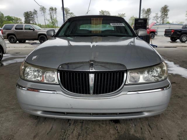 Photo 4 VIN: 1LNHM83W92Y623378 - LINCOLN TOWNCAR 