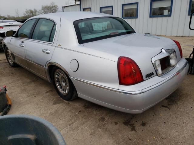 Photo 1 VIN: 1LNHM83W92Y623381 - LINCOLN TOWN CAR C 