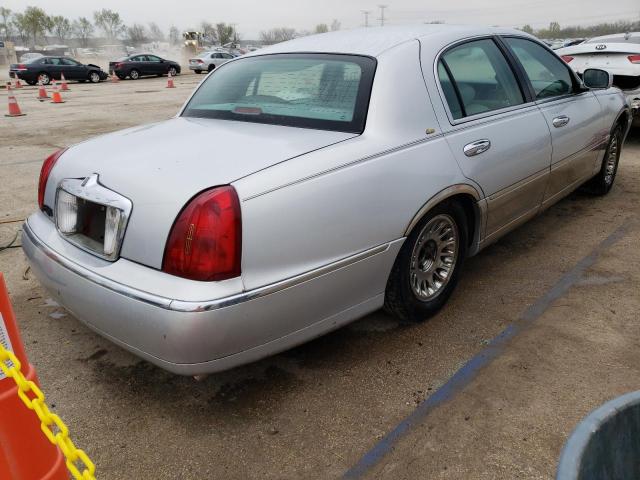 Photo 2 VIN: 1LNHM83W92Y623381 - LINCOLN TOWN CAR C 