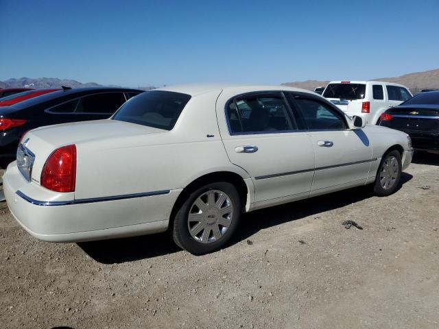 Photo 2 VIN: 1LNHM83W93Y693027 - LINCOLN TOWNCAR 