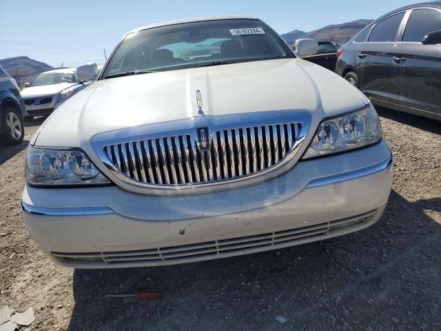 Photo 4 VIN: 1LNHM83W93Y693027 - LINCOLN TOWNCAR 