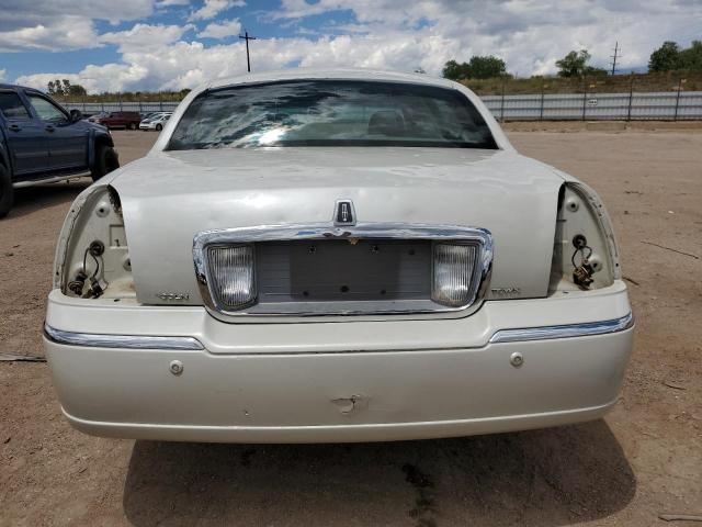 Photo 5 VIN: 1LNHM83W94Y639888 - LINCOLN TOWNCAR 