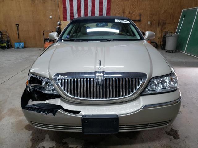 Photo 4 VIN: 1LNHM83W94Y660658 - LINCOLN TOWN CAR U 